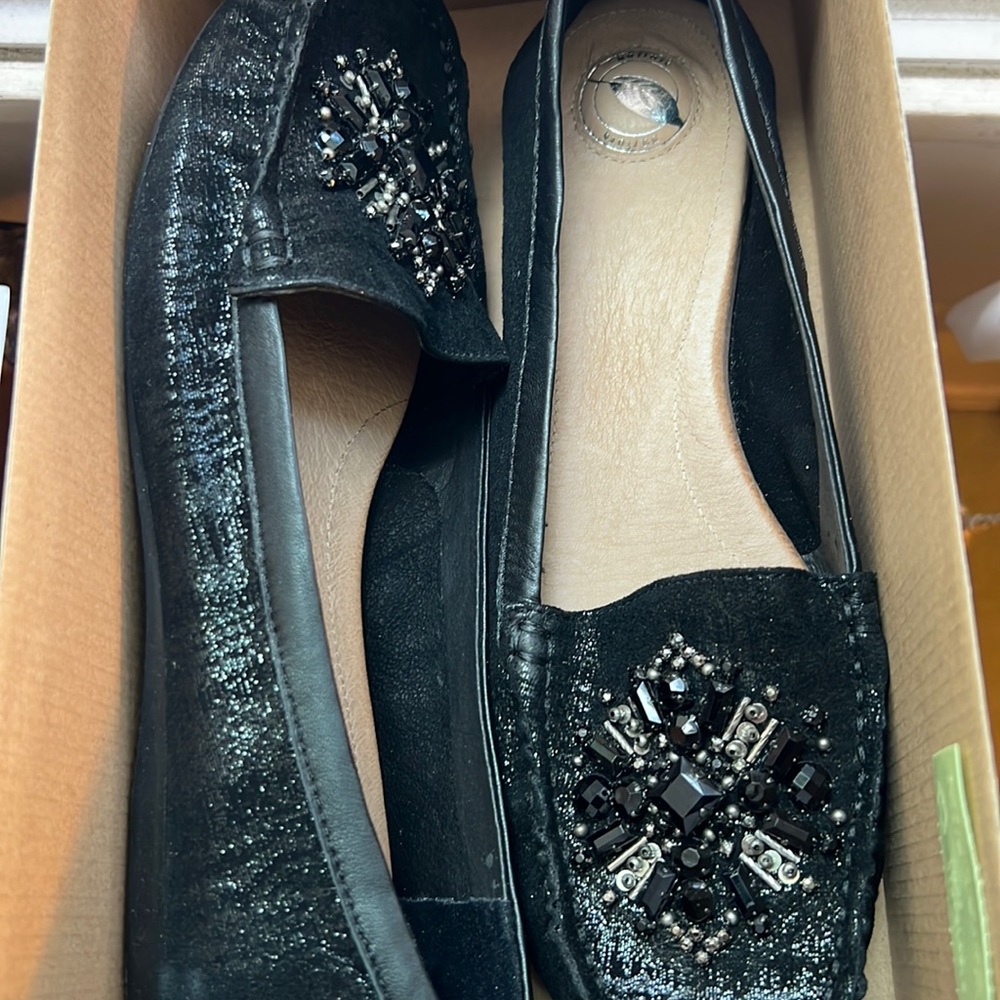 NWT Black flat Nurture with embellishments, women’s size 10